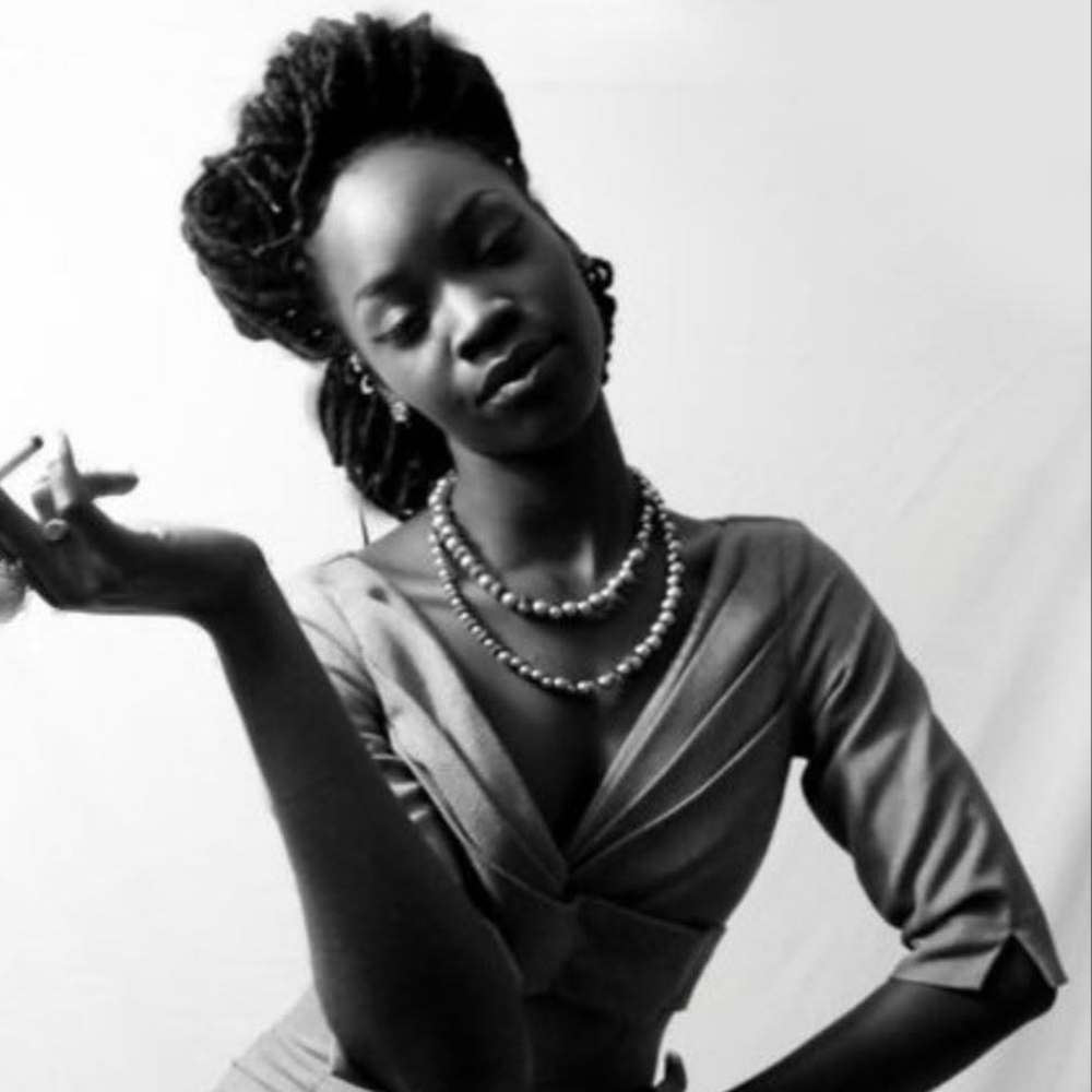 Meet your Posher, Estelle